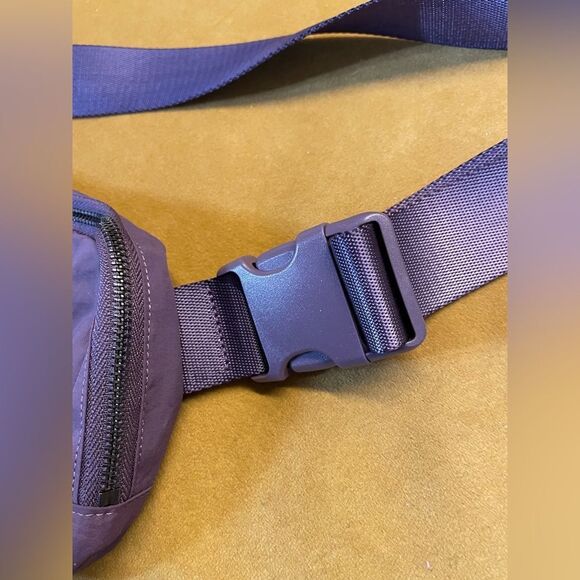 ODODOS Unisex Belt Bag with Adjustable Strap Fanny Pack Purple - Picture 4 of 5